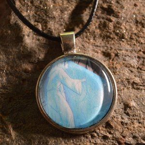 HANDMADE Princess Leia Hologram Star Wars Classic Comics Necklace